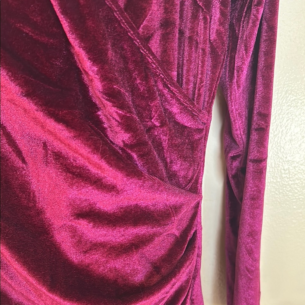 Loemes Elegant Burgundy Velvet Wrap Dress - Picture 3 of 5